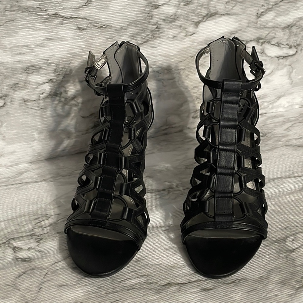 SO Authentic American Heritage, block heel Strappy Sandals. Size 9.5M